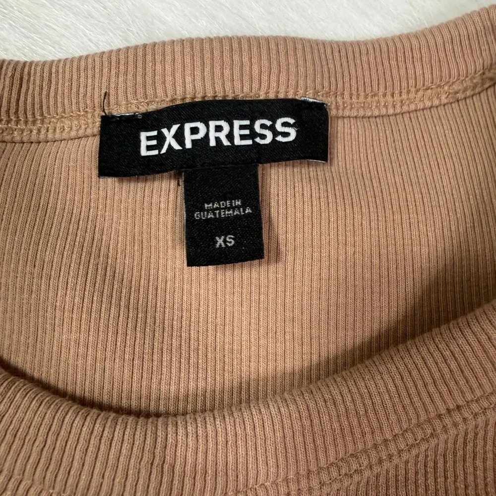 Express Tan Ruffle Sleeve Top - Picture 4 of 8